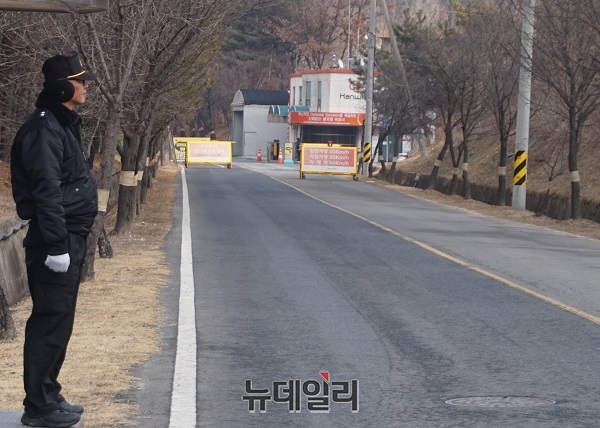 ▲ 지난 14일 폭발사고로 3명이 숨진 대전시 유성구 외삼동 한화 대전공장. 한화 대전공장은 지난해 5월 29일 폭발사고로 5명이 목숨을 잃고 4명이 크게 다쳤다.ⓒ김정원 기자