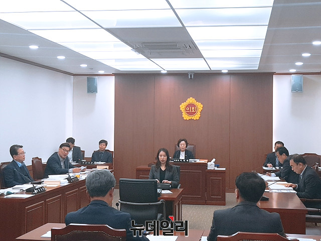 ▲ 대구시의회 문화복지위원회가 대구시 국가유공자 예우 및 지원 방안 토론회를 개최한다.(사진은 문화복지위원회가 행정사무감사를 하던 모습)ⓒ뉴데일리