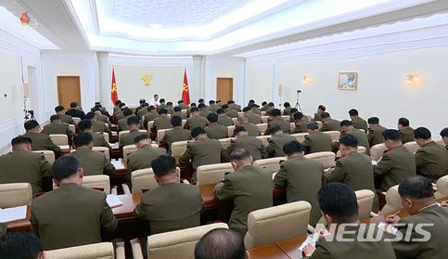 ▲ 교육을 받고 있는 북한 노동당 고위간부들. ⓒ뉴시스. 무단전재 및 재배포 금지.