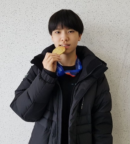 ▲ 빙상 피겨종목 남중부 싱글D조에 출전해 금메달을 목에 건 새롬중 이병건 선수.ⓒ세종시