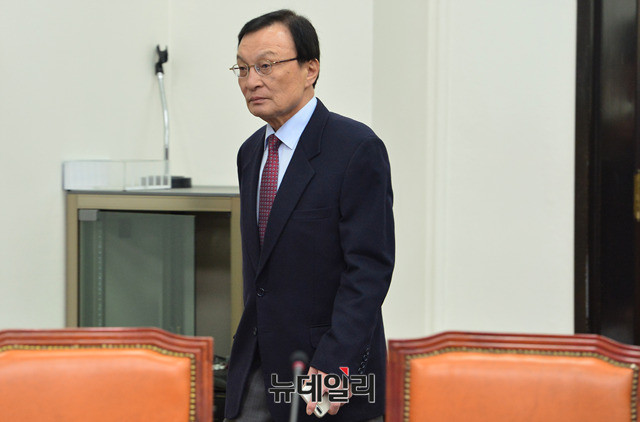 ▲ 이해찬 더불어민주당 대표가 지난 15일 국회에서 열린 최고위원회에 참석하고있다. ⓒ박성원 기자