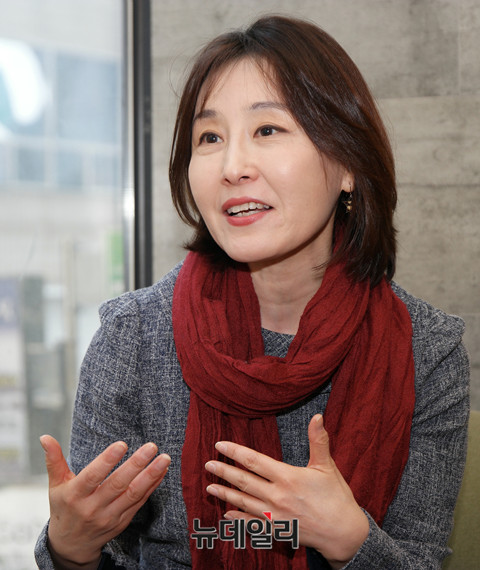 ▲ 신작 로 돌아온 김규나 작가.ⓒ이기륭 기자