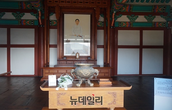 ▲ 충남 천안시 동남구 병천면 유관순 기념관 추모각에 모셔진 유관순 열사 영정.ⓒ김정원 기자