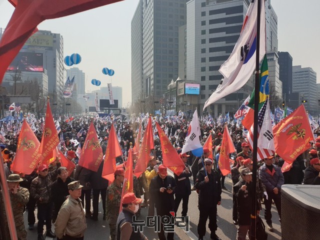 ▲ 태극기혁명국민운동본부 3·1절 태극기 집회 ⓒ오승영 기자