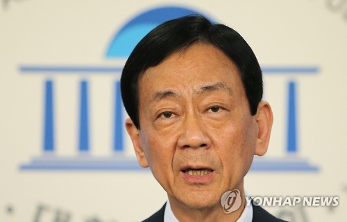 ▲ 2016년 진영 당시 새누리당(현 자유한국당)의원이 탈당기자회견을 갖는 모습. ⓒ연합뉴스 무단 전재 및 재배포 금지