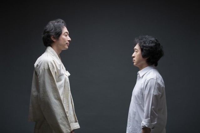 ▲ 왼쪽부터 송씨 役 이종무 배우와 송씨 아들 役 남동진 배우.ⓒ국립극단