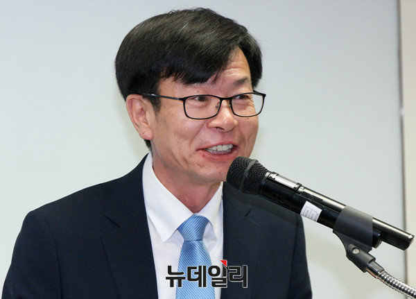 ▲ 김상조 공정거래위원장은 5일 경제활력을 높이고 경제 체질 개선을 위해서는 재벌의 소유 및 지배구조를 개선해야 한다고 강조했다. ⓒ 뉴데일리
