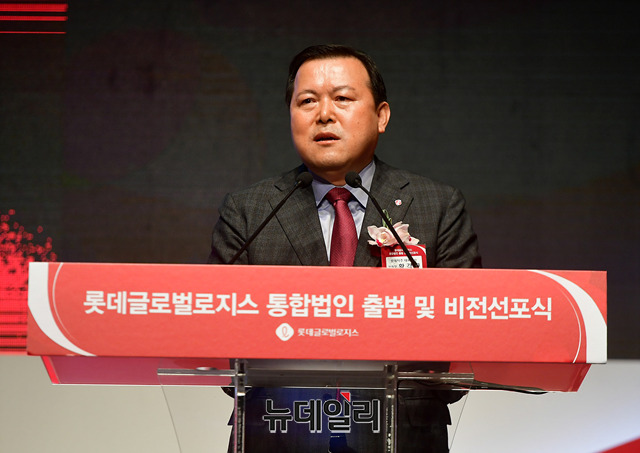 ▲ 축사하는 황각규 롯데지주 부회장 ⓒ 정상윤 기자