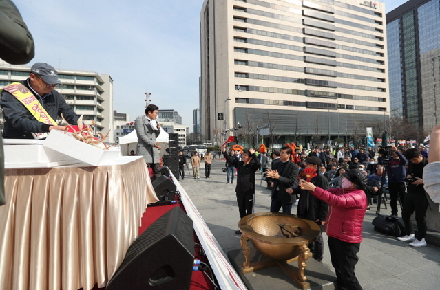 ▲ ‘영덕대게 깜짝 경매' 진행 장면.ⓒ영덕군