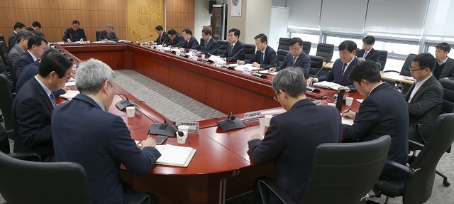 ▲ 양승조 충남도지사가 11일 도청에서 실국원장회의를 주재하고 있다.ⓒ충남도