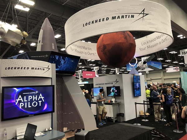 ▲ 세계 최대 방산업체인 록히드마틴(Lockheed Martin)은 SXSW에서 화성 베이스 캠프를 체험할 수 있는 VR 프로그램을 선보였다. ⓒ김수경 기자