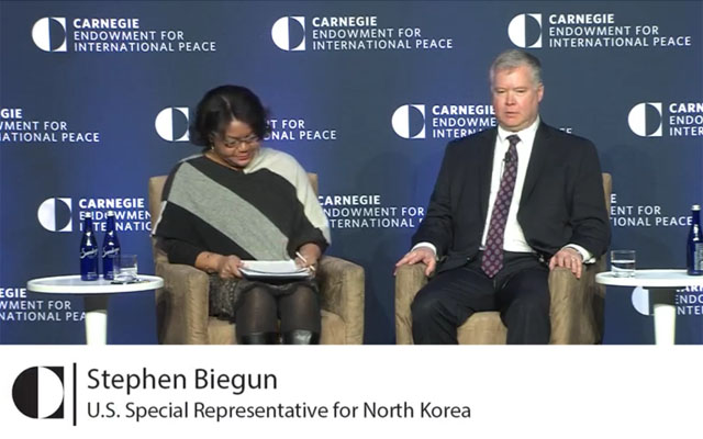 ▲ 카네기 국제평화기금(CEIP) 주최 핵 컨퍼런스에 참석한 스티븐 비건 미 국무부 대북정책 특별대표. 대담자는 뉴욕타임스의 헬렌 쿠퍼다. ⓒ카네기 국제평화기금 유튜브 채널 영상캡쳐.