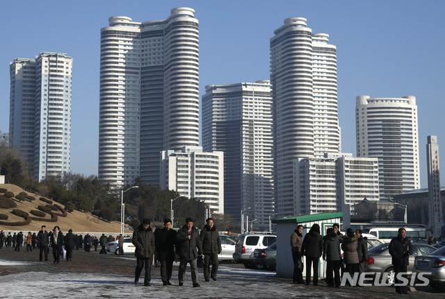 ▲ 고층 아파트들이 들어선 평양 시내ⓒ뉴시스. 무단 전재 및 재배포 금지.