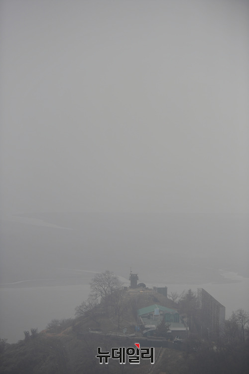 ▲ 전망대에서 임진각 방면의 차량 ⓒ 정상윤 기자