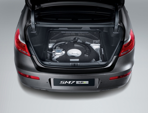 ▲ 르노삼성의 'SM7 LPG 모델' 트렁크. ⓒ연합뉴스