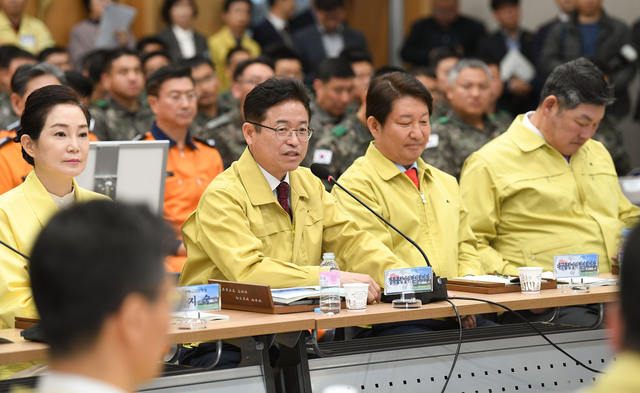 ▲ 경북도가 대구시와 공동으로 ‘2019년 지방통합방위회의’를 가졌다(사진 왼쪽부터 배지숙 대구시의회 의장, 이철우 경북도지사, 권영진 대구시장, 장경식 경북도의회 의장).ⓒ경북도