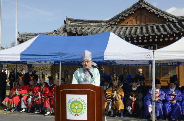 ▲ 숭덕전 향사에서 주낙영 경주시장이 인사말을 하고 있다.ⓒ경주시