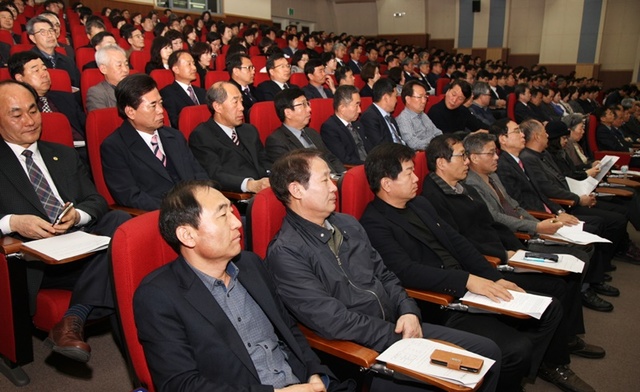 ▲ 충북도교육청이 22일 충북도교육연구정보원에서 4급이상 공무원들을 대상으로 청렴문화 조성 교육을 했다.ⓒ충북도교육청