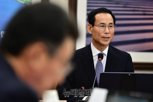 ▲ 최정호 국토교통부 장관 후보자가 25일 오후 국회 국토위 전체회의실에서 열린 인사청문회에서 의원들의 질문에 답하고 있다. 이종현 기자