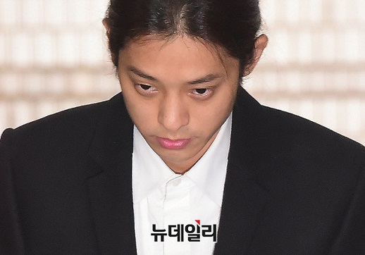 ▲ 성폭력 범죄의 처벌 등에 관한 특례법 위반 혐의로 구속된 가수 정준영. ⓒ박성원 기자