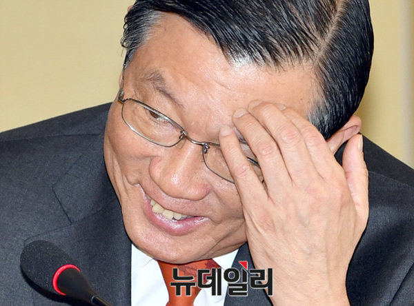 ▲ 박삼구 금호아시아나그룹 회장이 경영권을 내려놓으면서 채권단인 산업은행과 질긴 인연이 주목받고 있다. ⓒ 뉴데일리