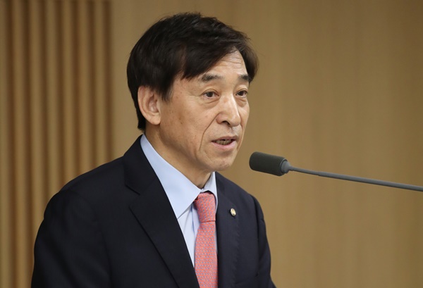 ▲ 이주열 한국은행 총재가 1일 한은 본관에서 열린 오찬 기자간담회에서 모두발언을 하고 있다. ⓒ한국은행