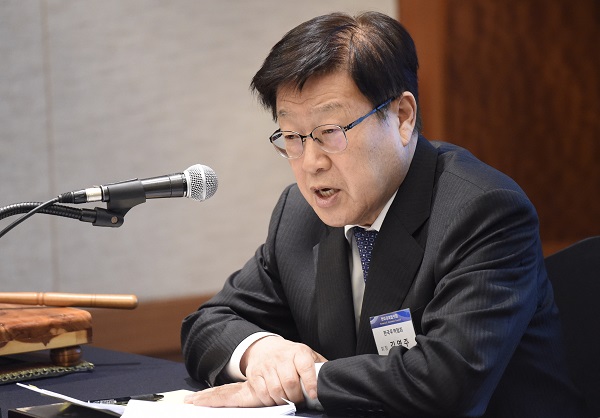▲ 김영주 한미경제협의회 의장이 4일 서울 삼성동 그랜드인터컨티넨탈호텔에서 열린 이사회 및 정기총회를 주재하고 있다. ⓒ무역협회