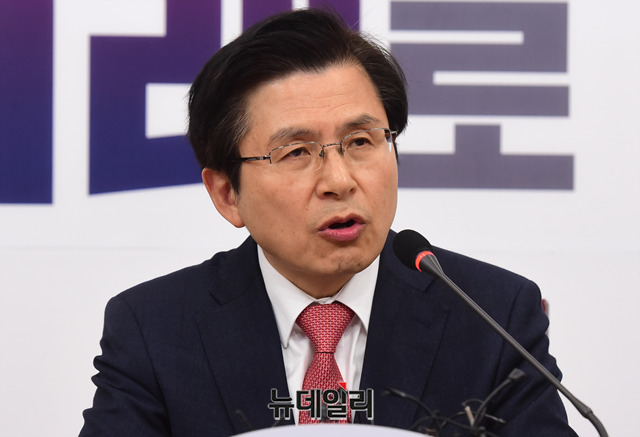 ▲ 자유한국당 황교안 대표가 4일 오후 국회에서 '기자간담회'를 열었다. ⓒ박성원 기자