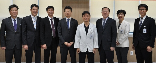 ▲ 세종시 소방본부가 8일 베스티안병원과 업무협약을 가졌다. 사진 왼쪽 4번째 배덕곤 본부장, 왼쪽 5번째 문덕주 베스티안 의료원 병원장.ⓒ세종시