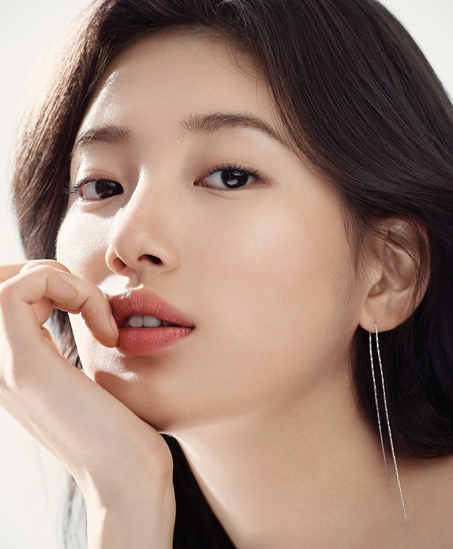 ▲ 매니지먼트 숲과 전속 계약을 체결한 가수 겸 배우 수지. ⓒ매니지먼트 숲