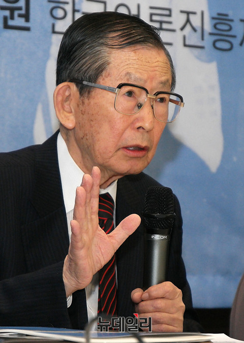 ▲ 지난 9일 서재필기념회가 주최한 세미나에서 발제자로 나선 유영익 교수.ⓒ이기륭 기자