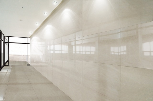 ▲ '서동탄역 더샾 파크시티' 부대복리시설 '샤피스퀘어'에 적용된 포스마블. ⓒ포스코건설