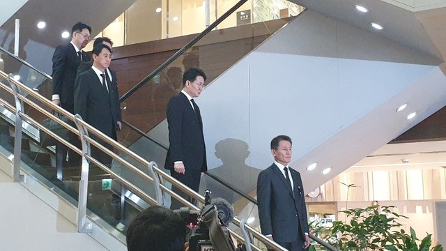 ▲ 조원태 대한항공 사장이 12일 오전 10시 35분경 서울 세브란스병원 장례식장에 마련된 조양호 회장 빈소에 도착했다ⓒ박성수 기자