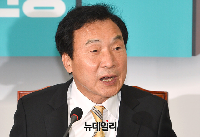 ▲ 손학규 바른미래당 대표가 12일 오전 국회에서 외교안보 현안 관련 기자간담회를 갖고 있다. ⓒ박성원 기자