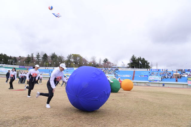 ▲ 이번 대회는 2013년 이후 6년만에 열리는 대회로 종합시상, 입장상등 경쟁을 유발할 수 있는 상은 없애고 화합상, 성취상, 우정상을 시상해 시민들의 화합과 소통에 역점을 뒀다.ⓒ영천시