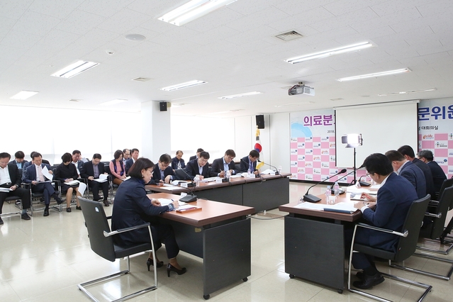 ▲ 대경경자청 이인선 청장이 지난 12일 확대간부회의에서 3대 경영방침을 밝히며 혁신 성장을 강조했다.ⓒ대경경자청