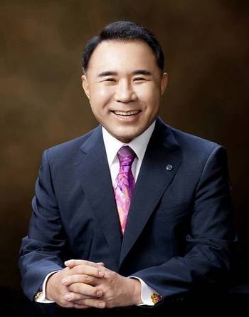 ▲ 윤홍근 회장