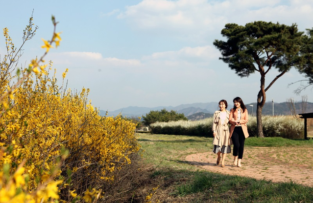 ▲ 양산팔경의 빼어난 경치를 한눈에 감상할 수 있는 금강둘레길.ⓒ영동군