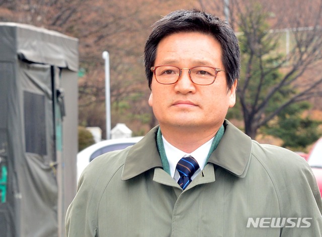 ▲ 사기 혐의로 17일 오전 체포된 건설업자 윤중천 씨.ⓒ뉴시스