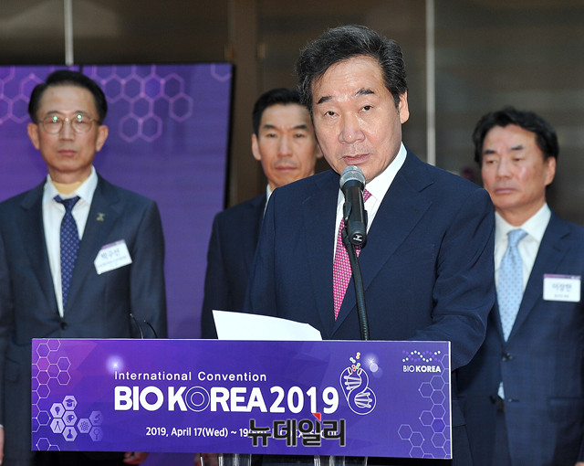 ▲ 이낙연 국무총리는 17일 서울 강남구 삼성동 코엑스에서 열린 바이오 코리아 개회식에서 축사를 진행했다. ⓒ이기륭 기자
