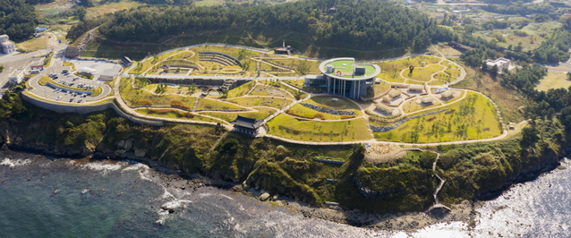 ▲ 포항 연오랑세오녀 테마공원 전시관인 ‘귀비고(貴妃庫)’ 전경.ⓒ경북도
