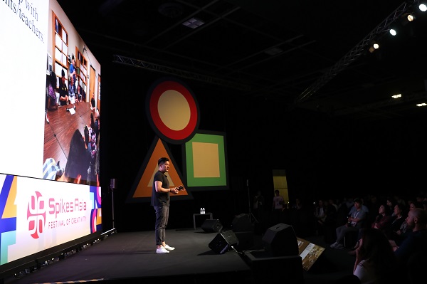 ▲ 2018년 스파이크스 아시아 연사로 나선 빌염 제일기획 크리에이티브 디렉터(CD) ⓒSpikes Asia