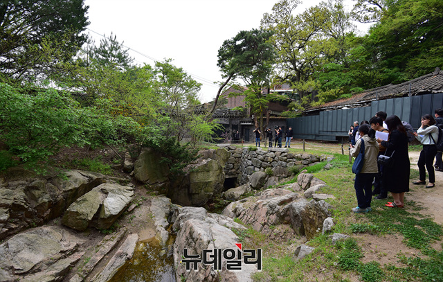 ▲ '성락원'전원에 위치한 '쌍류동천' 같은 하늘 아래 흐르는 두 물줄기를 뜻한다.ⓒ정상윤 기자