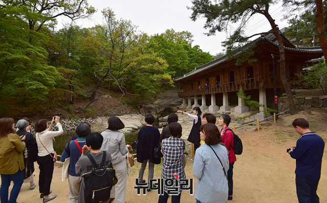 ▲ '성락원'전원에 위치한 '쌍류동천' 같은 하늘 아래 흐르는 두 물줄기를 뜻한다.ⓒ정상윤 기자