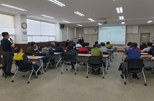 ▲ 경주시의 황오동 중심상권 일원 도시재생활성화계획 주민설명회 모습.ⓒ경주시