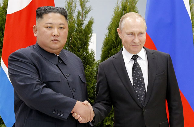 ▲ 25일 블라디미르 푸틴 러시아 대통령과 만난 김정은. ⓒ연합 AP. 무단전재 및 재배포 금지.