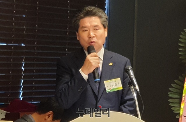 ▲ 대한건설협회 충북도회 24대 회장에 선출된 윤현우 (주)삼양건설 대표가 당선소감을 밝히고 있다.ⓒ박근주 기자