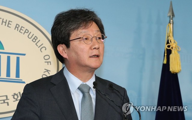 ▲ 유승민 전 바른미래당 대표가 28일 오후 국회 정론관에서 긴급 기자회견을 열고 있다. ⓒ연합뉴스