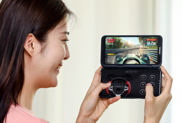 ▲ LG전자 5G폰 'V50' ⓒLG전자