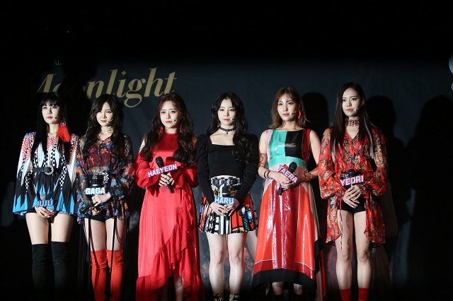 ▲ 걸그룹 지구(쥬쥬,가가,해연,하루,태라,여리)가 29일 오전 신보'문라이트(Moonlight)'발매 쇼케이스를 진행했다.ⓒNOS엔터테인먼트
